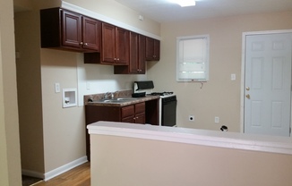 2 beds, 1 bath, $1,295