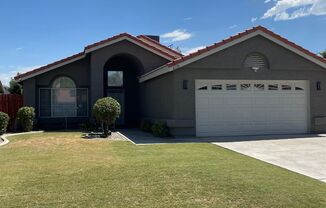 Spacious 4 Bed, 2 Bath Home in The Seasons Neighborhood, SW Bakersfield