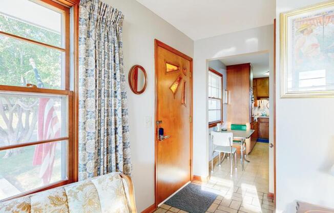 427 E 2 ST
