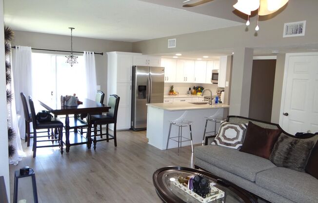 3 bed 2.5 bath home only 1.5 miles to the beach