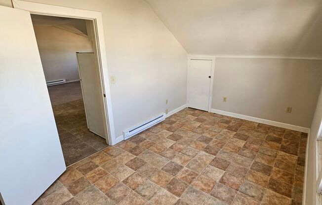 1 bed, 1 bath, 600 sqft, $500