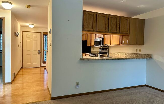 2 bed/2 bath on Greenlake. Pet Friendly! Secure Parking