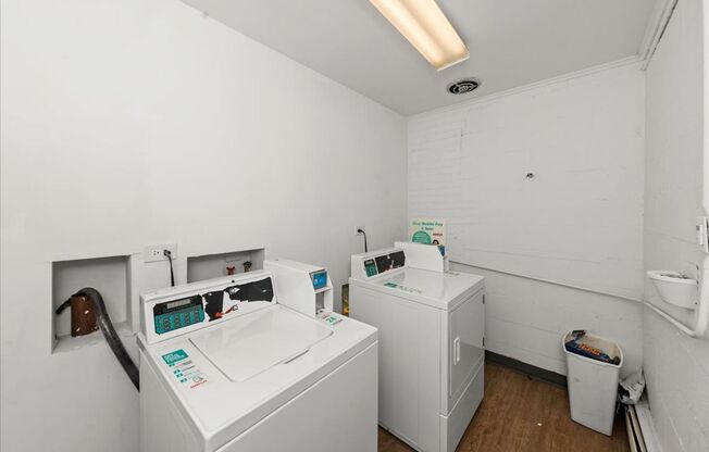 Studio, 1 bath, 475 sqft, $1,400, Unit 305