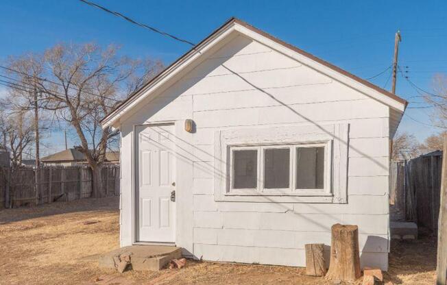 2302 NW 1 BACK