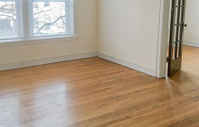 2 beds, 1 bath, 920 sqft, $1,995, Unit 2004-2