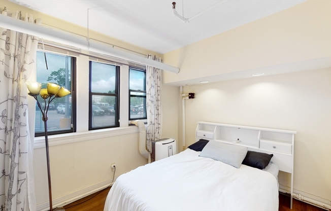 2 beds, 1 bath, 815 sqft, $3,495, Unit 32
