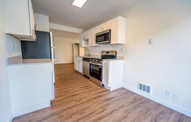 Lake Court Apartments