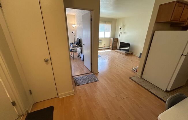 1 bed, 1 bath, $895, Unit 204
