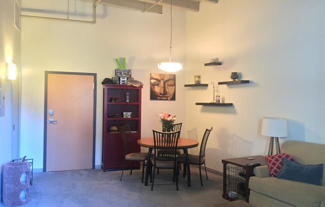 2 beds, 2 baths, 1,096 sqft, $1,655, Unit 408