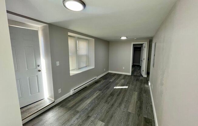 1 bed, 1 bath, 650 sqft, $1,300, Unit 55 Unit B