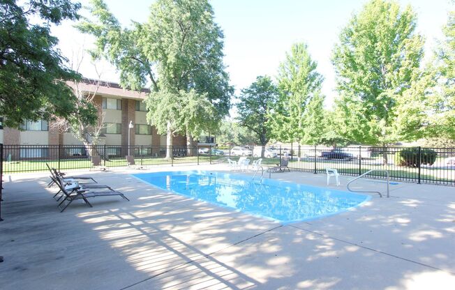 2 bed 2 bath available NOW!