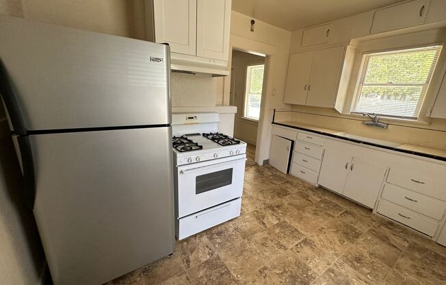 2 beds, 1 bath, $1,450