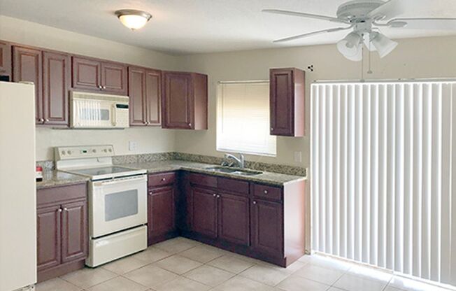 2 beds, 1 bath, $1,695, Unit FRONT UNIT (147)