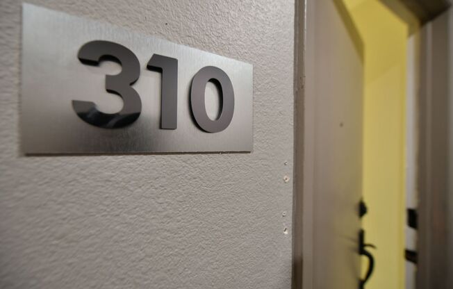 95 Linda Apartments