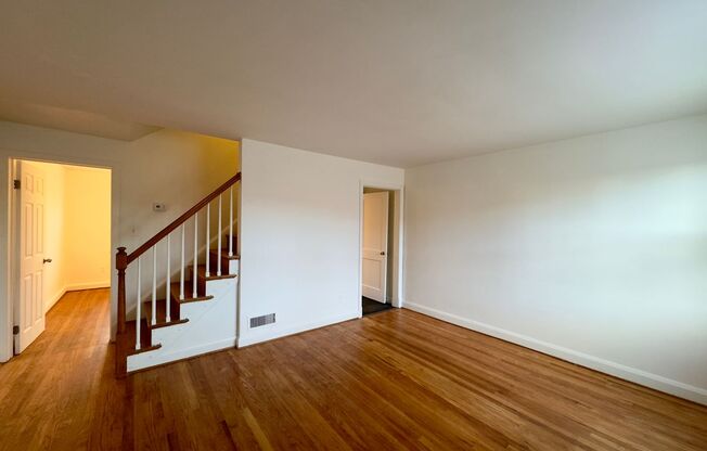 Charming 3 Bedroom/1.5 Bathroom in Yale Heights, MD!