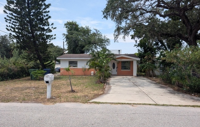 4223 W LAUREL ST