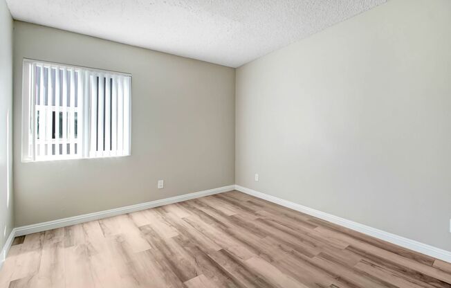 14997 Washington Dr.