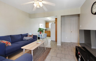 2 beds, 1 bath, 750 sqft, $1,100, Unit #11