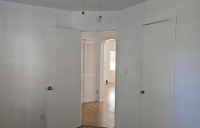 2 beds, 1 bath, $1,600