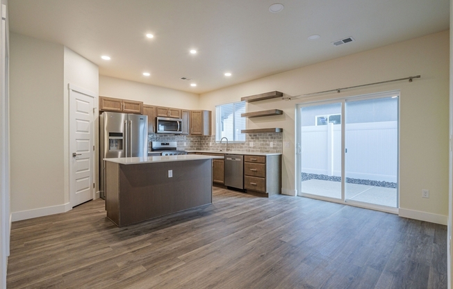 2452 HAMILTON RD