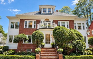 39 GREYCLIFF ST
