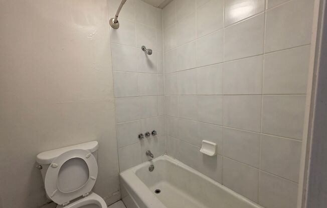 1 bed, 1 bath, $1,195, Unit 209