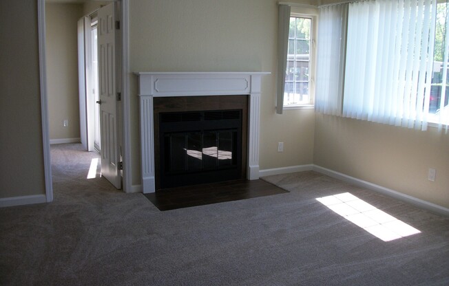 2 beds, 2 baths, 900 sqft, $2,025, Unit 136