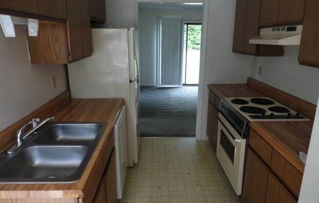 2 beds, 2 baths, $925