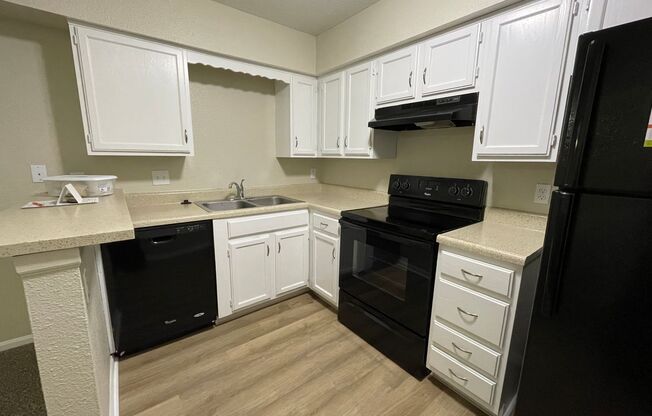 1 bed, 1 bath, 784 sqft, $1,150, Unit 7600203