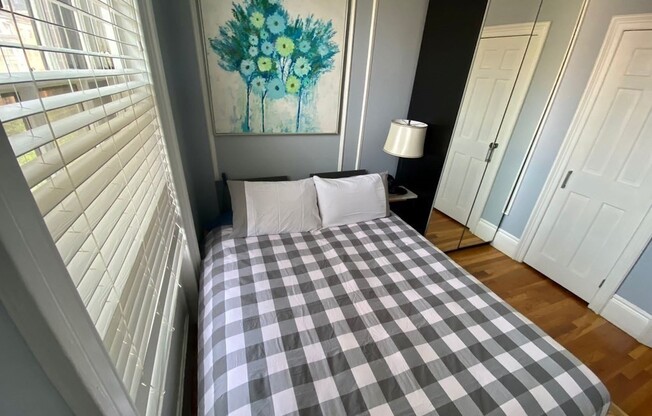 1 bed, 1 bath, 413 sqft, $3,000, Unit 7