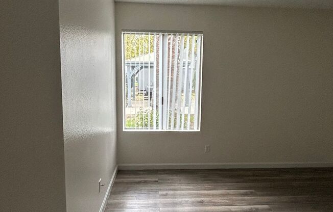 2 beds, 2 baths, 897 sqft, $1,400, Unit 112