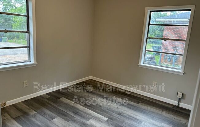 206 AUSTIN ST