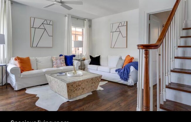 1102 E MARTIN ST