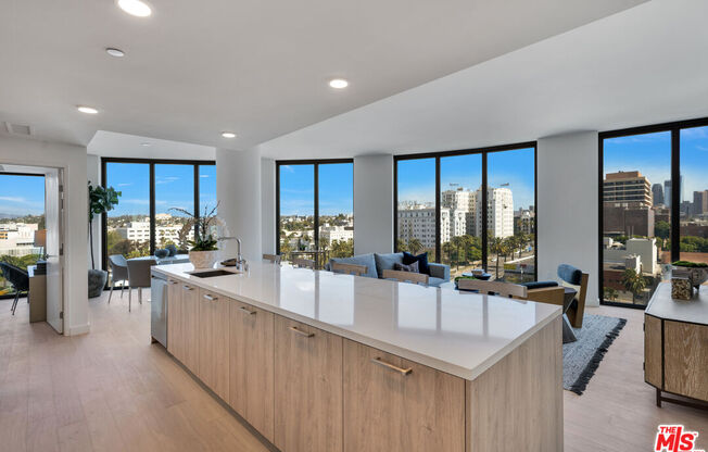 3 beds, 3 baths, 2,614 sqft, $17,995, Unit PH02