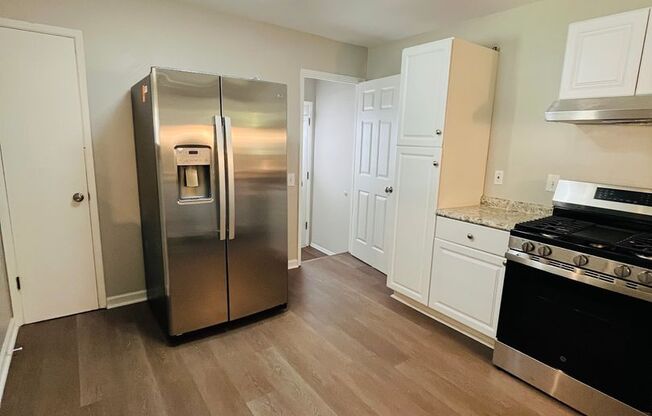 3 beds, 1 bath, $1,595