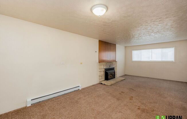 Spacious 2bed/1bath duplex