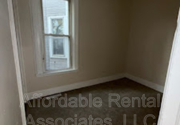 1240 W WASHINGTON ST