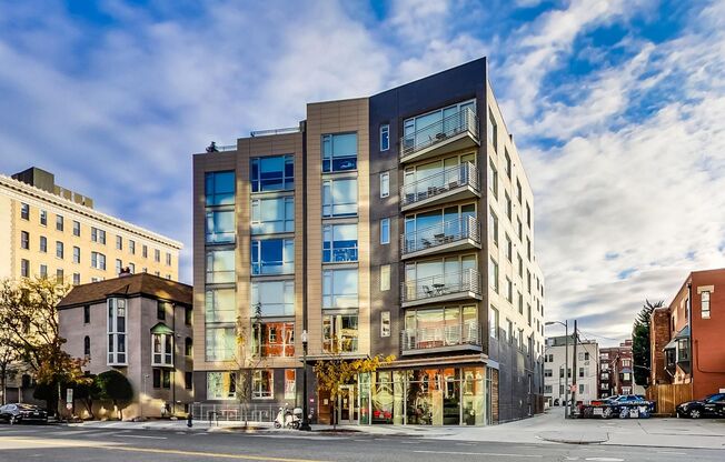 Practically new 1bd/1ba steps to Logan Circle in boutique condo building