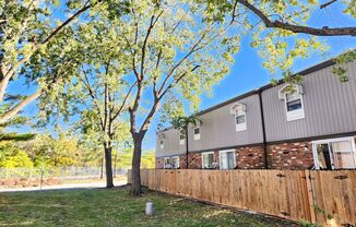 Chez Paree Apartments and Townhomes