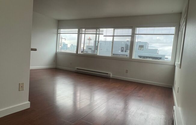 2 beds, 1 bath, $1,995, Unit 301