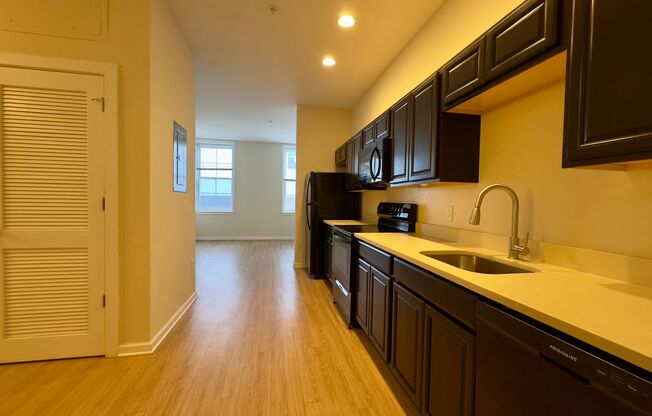 407-415 N Howard Street