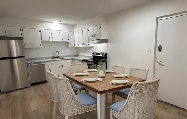 2 beds, 1 bath, 850 sqft, $2,350, Unit 29