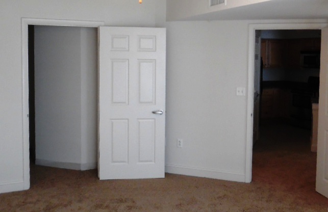 2 beds, 2 baths, 840 sqft, $2,331, Unit 4-0608