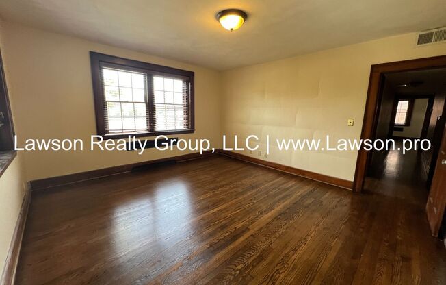 2 beds, 1 bath, 900 sqft, $1,275, Unit BensonFranklin - 04