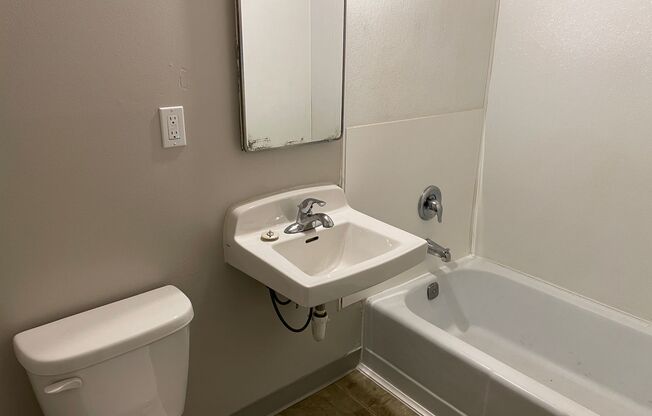 42 G St SW