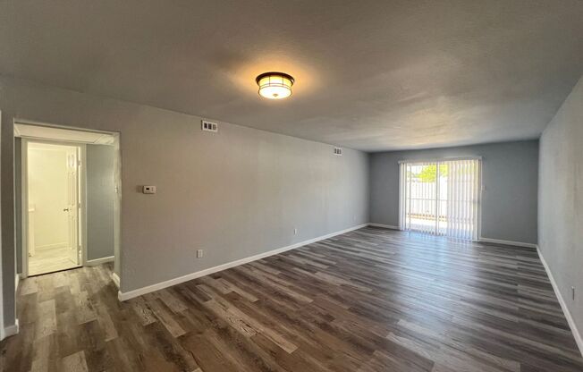 1 bed, 1 bath, 936 sqft, $1,200