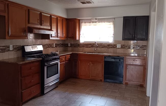 3 beds, 2 baths, $1,950