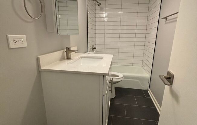 1 bed, 1 bath, 604 sqft, $2,045, Unit 843-GA