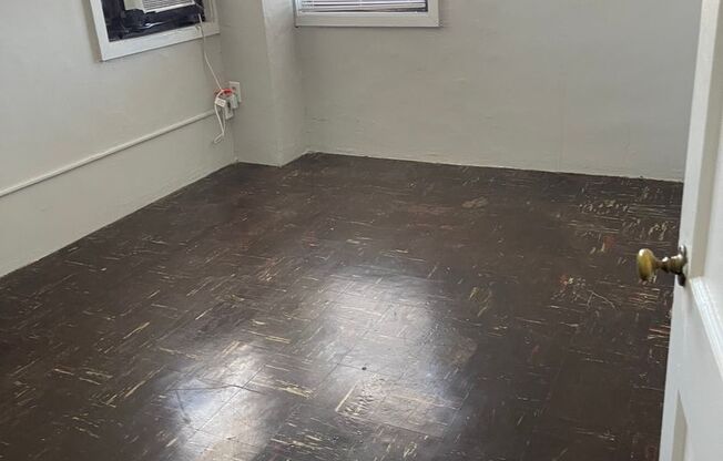 1 bed, 1 bath, 365 sqft, $950, Unit 10A