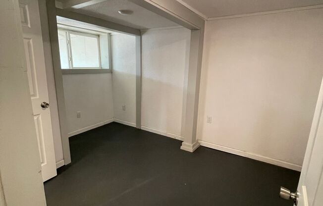 2 beds, 1 bath, $2,200